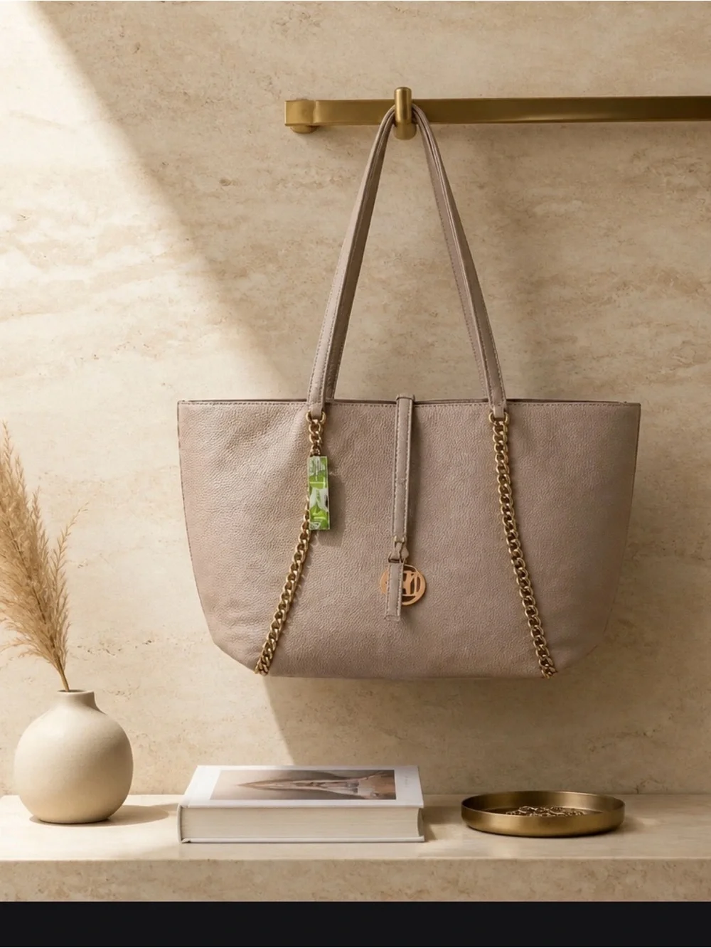 N/A stylish beige